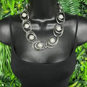 Silver Tone Chunky Oval Link Statement Necklace with Faux Pearl Accents 3746
